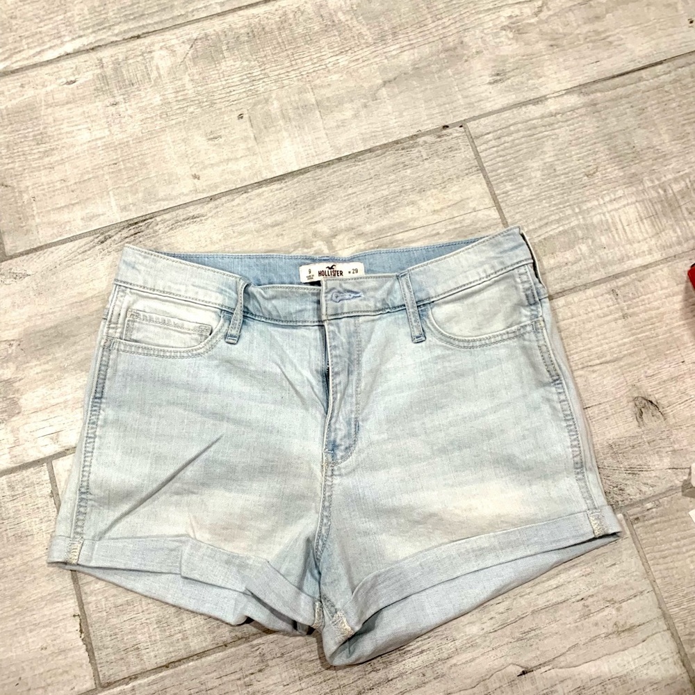 Hollister Short